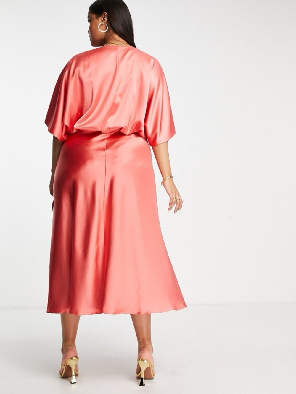 ASOS DESIGN Curve Size US 16 Coral wrap front batwing sleeve satin midi dress - Picture 4 of 16